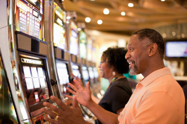 ikontoto mobile app interface showing live casino tables and sportsbook markets